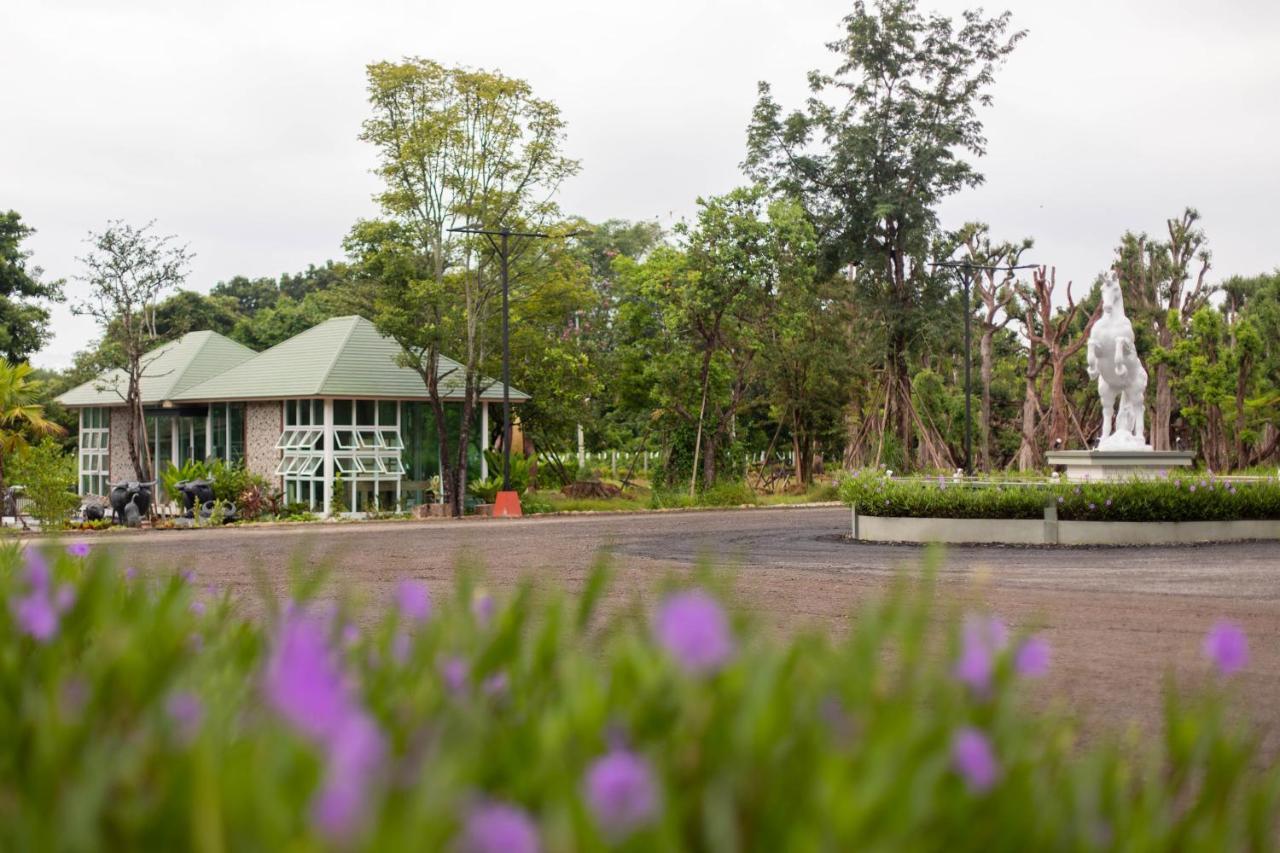 The Chamuang Forest Nakhon Nayok Exterior foto